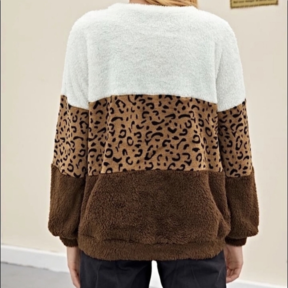 Teddy Color Block Leopard Print Sweater Top - Picture 4 of 9
